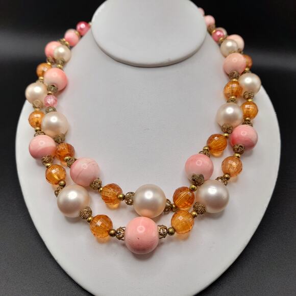 Vintage Japan Pink Bead Necklace, Molded Lucite Beads, 1950s Jewelry - Picture 8 of 15